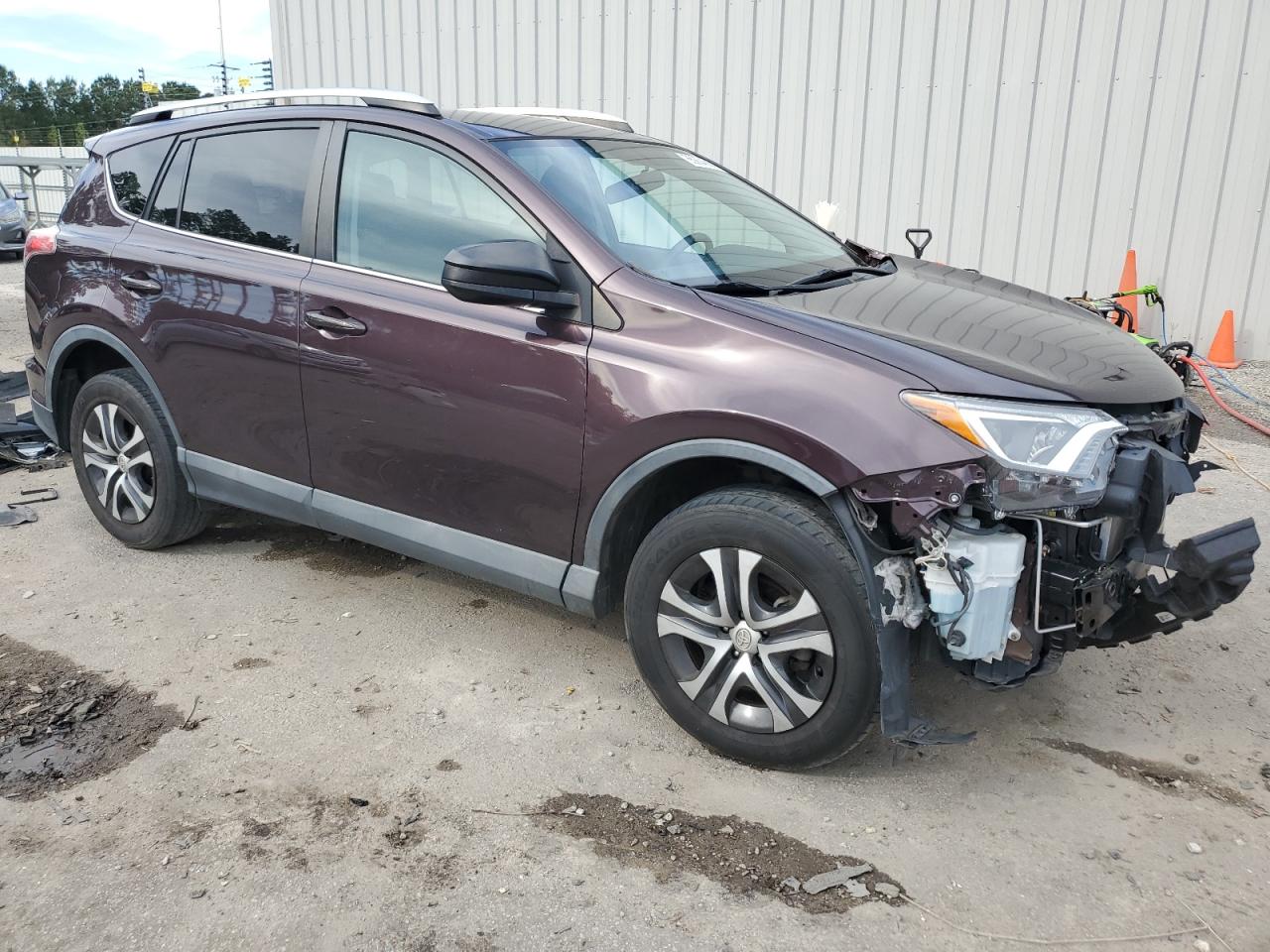 Toyota RAV4 Le Image 5