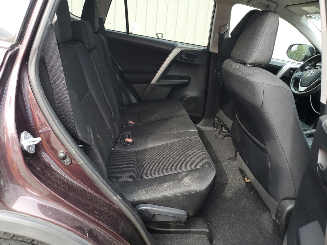 Toyota RAV4 Le Image 9