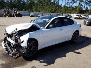  Salvage Alfa Romeo Giulia