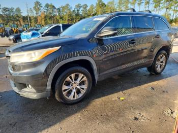  Salvage Toyota Highlander