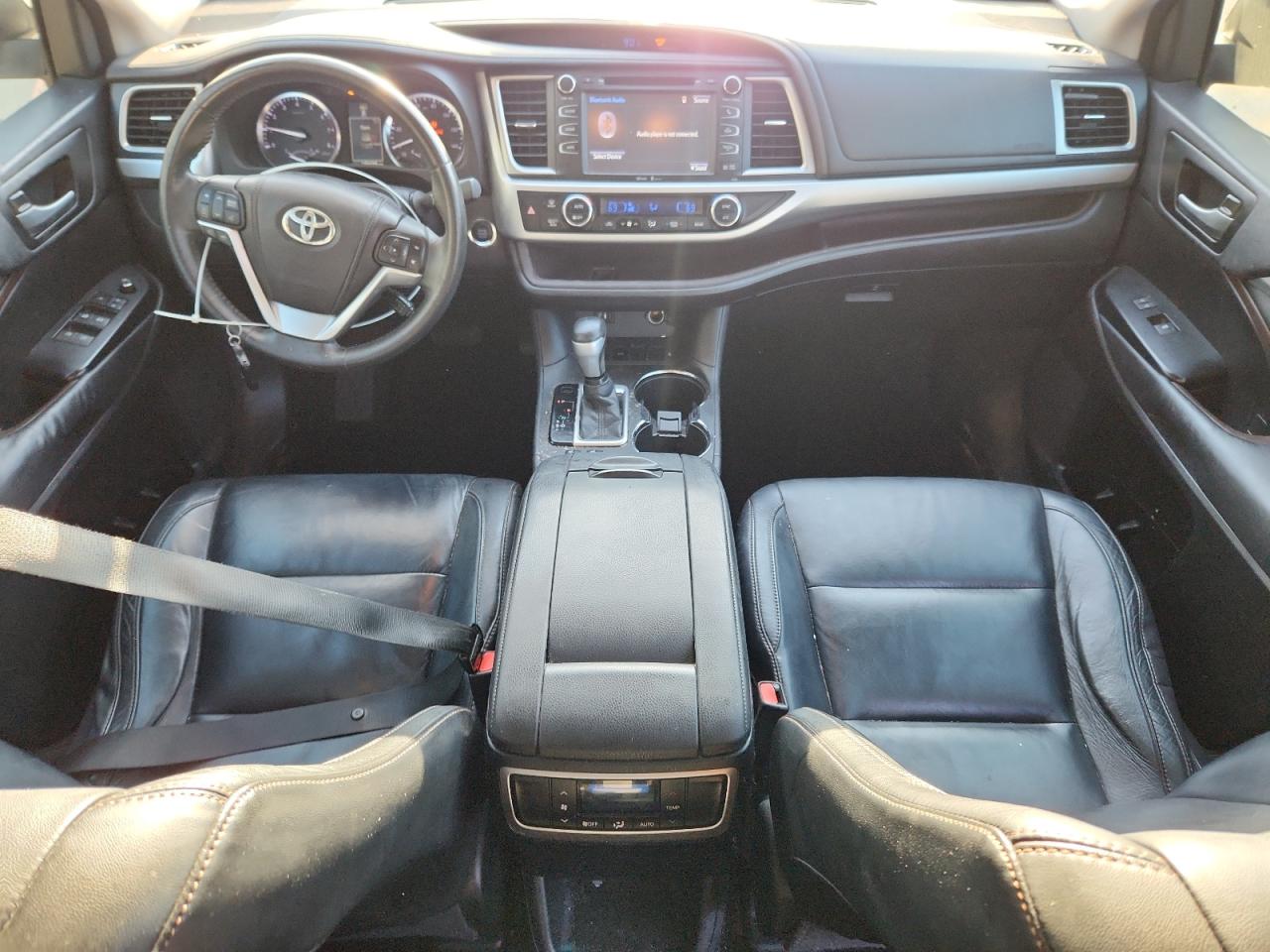 Toyota Highlander Xle Image 14