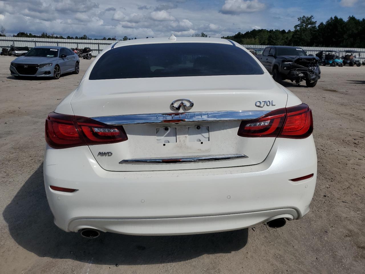INFINITI Q70 3.7 Luxe Image 8
