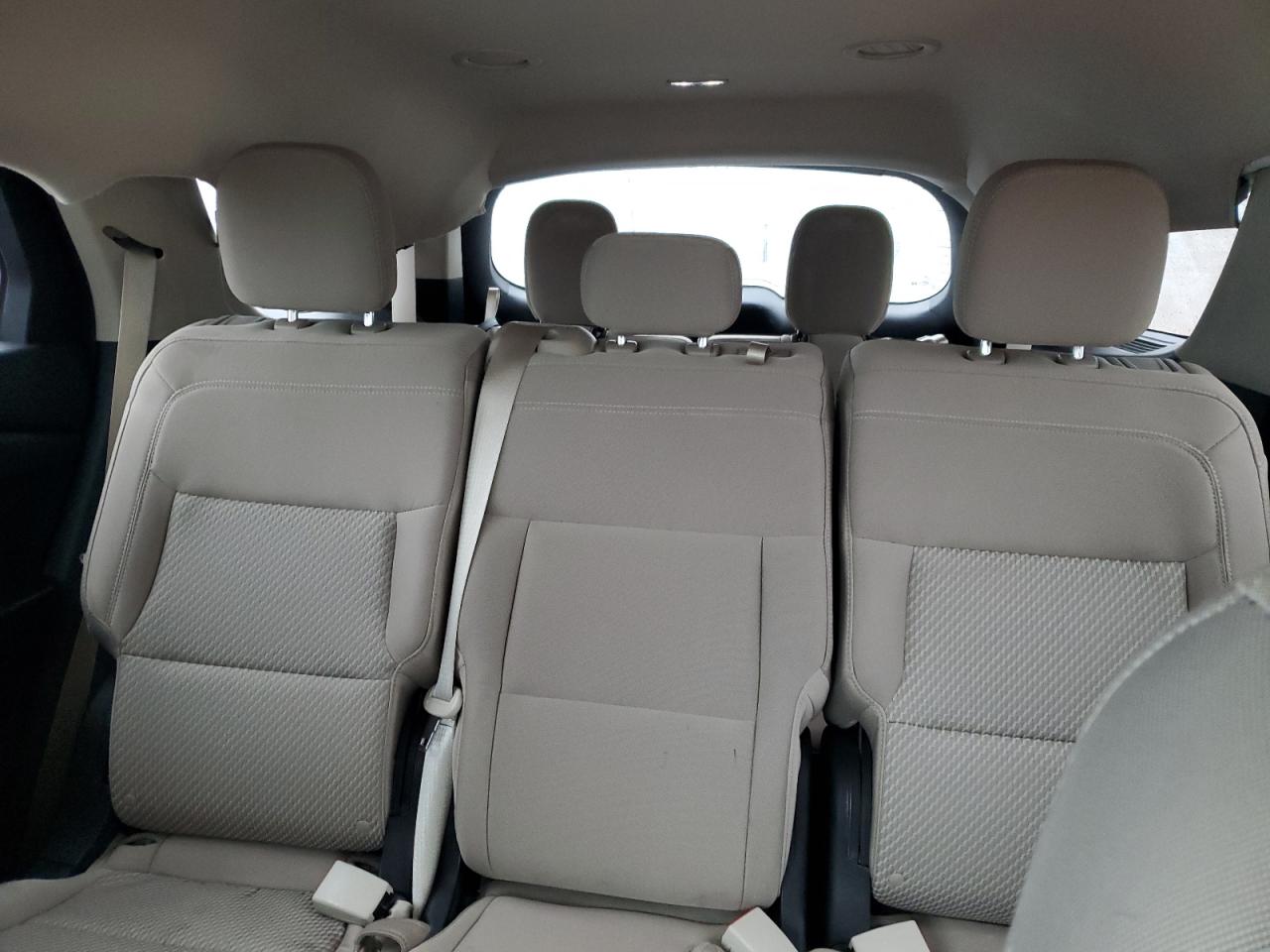 Ford Explorer Image 7