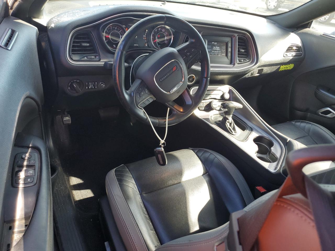 Dodge Challenger Sxt Image 7