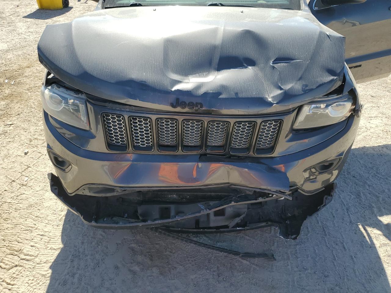 Jeep Grand Cherokee Laredo Image 8