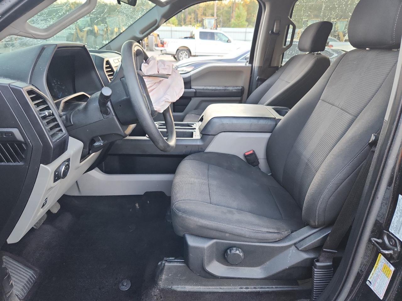 Ford F-150 Supercrew Image 5