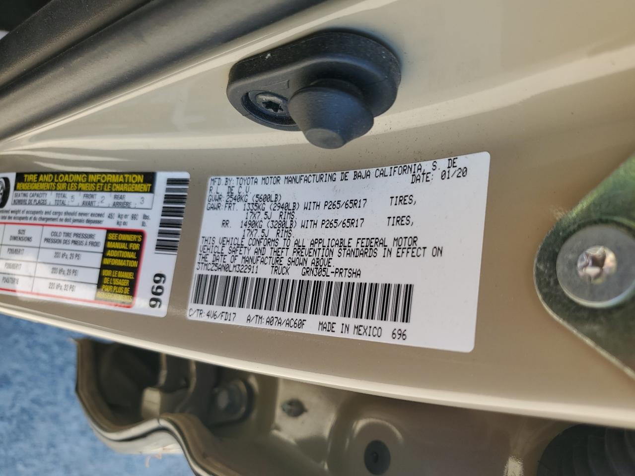 Toyota Tacoma Double Cab Image 2