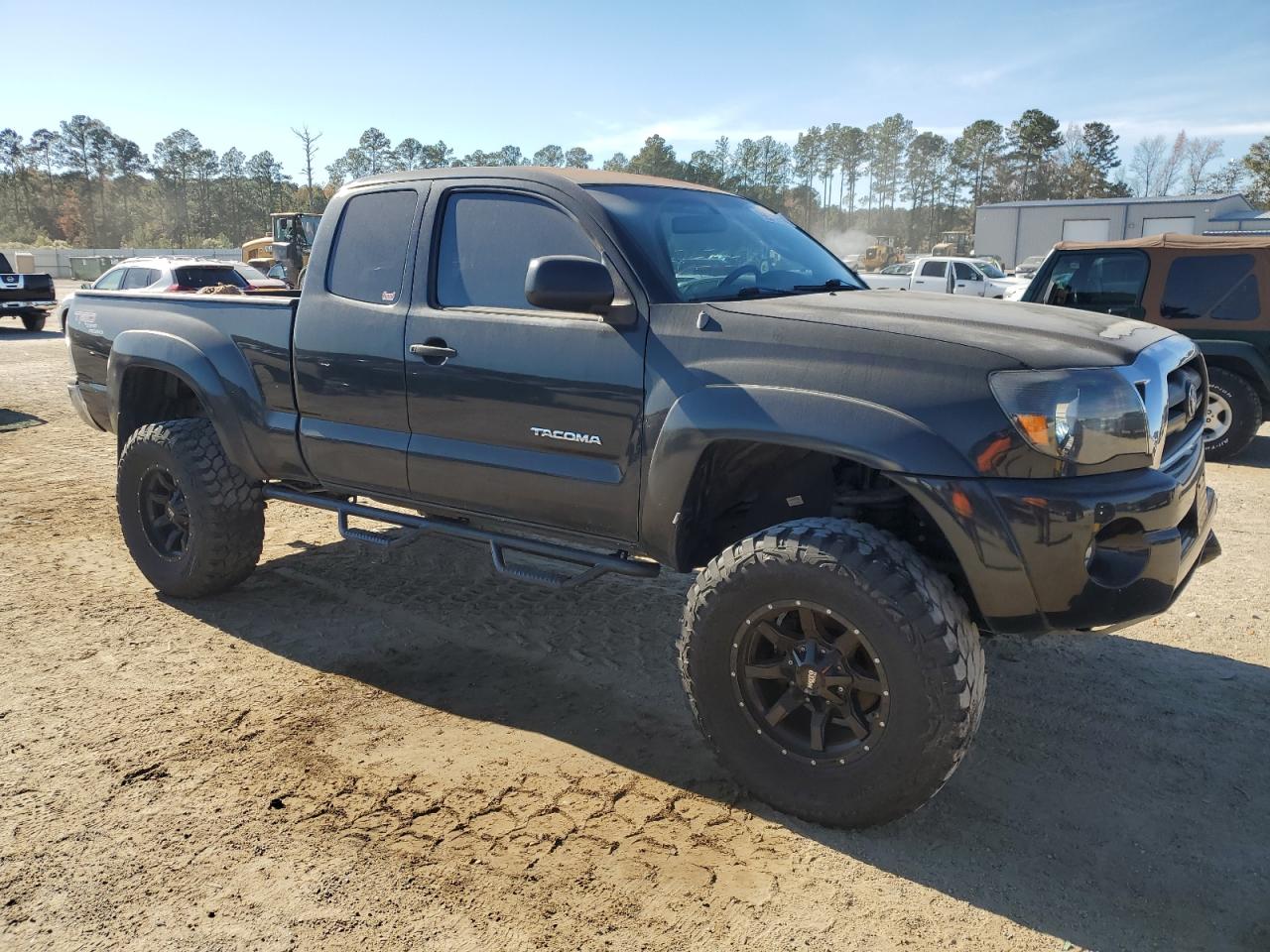 Toyota Tacoma Prerunner Access Cab Image 12