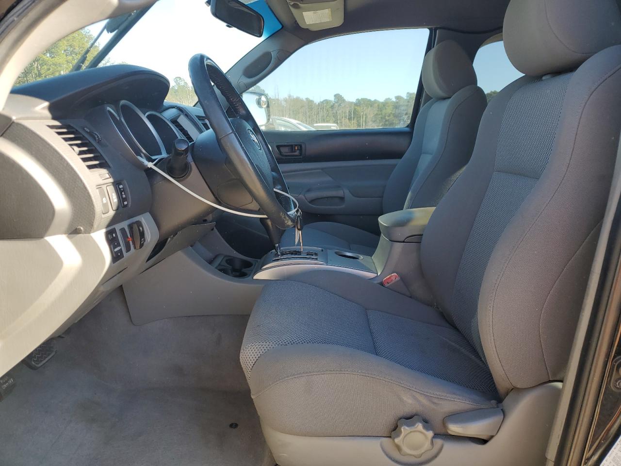 Toyota Tacoma Prerunner Access Cab Image 10