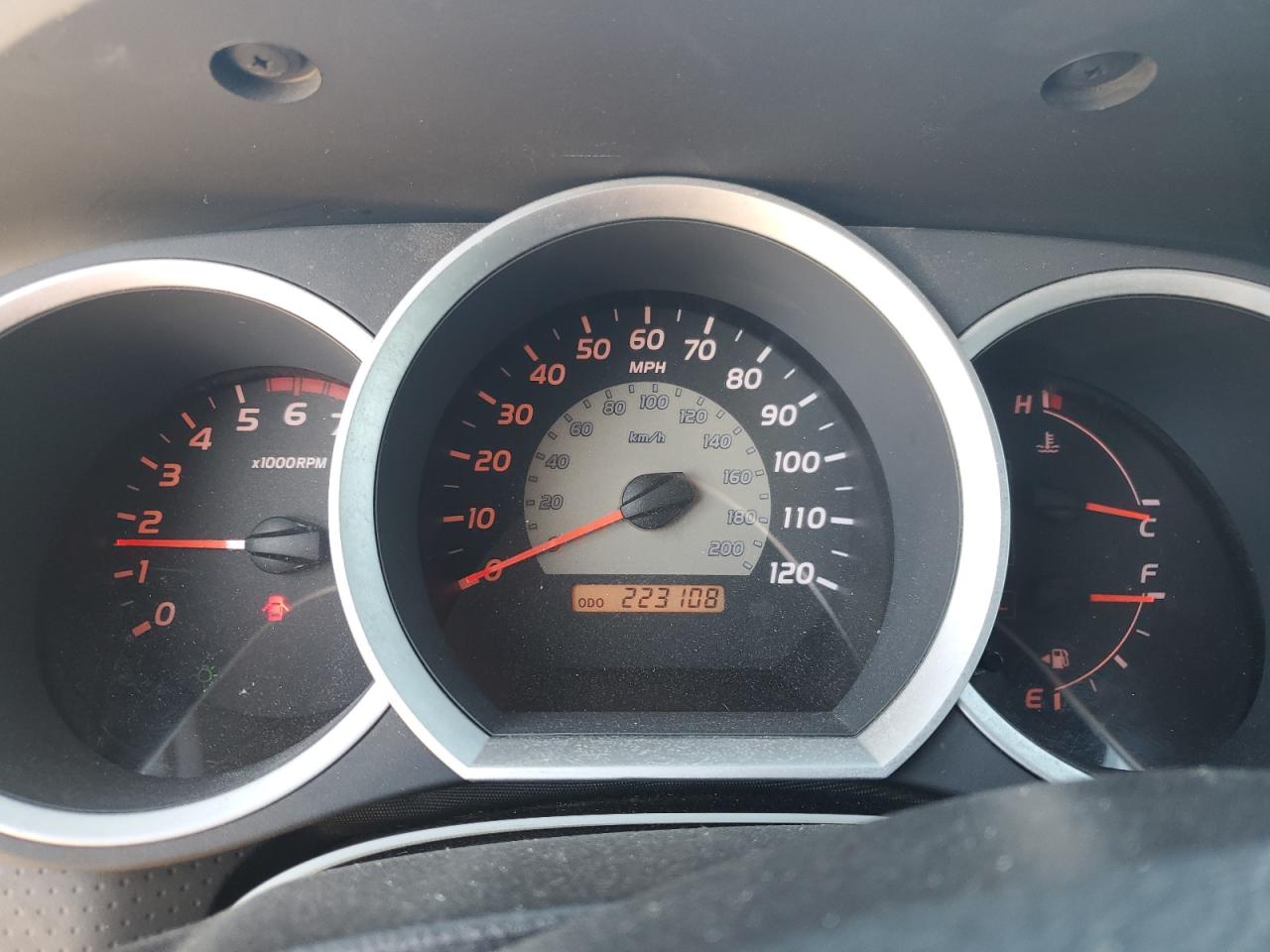 Toyota Tacoma Prerunner Access Cab Image 2