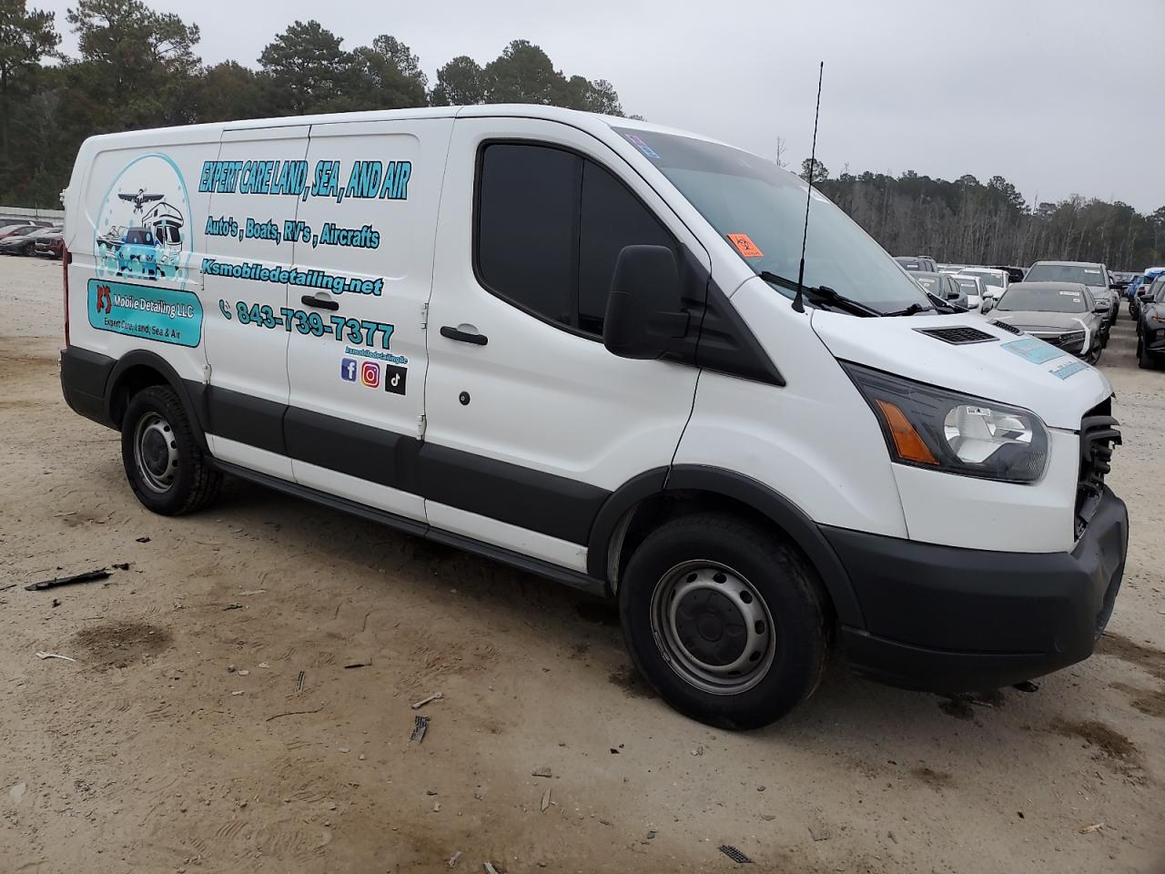 Ford Transit T-150 Image 3