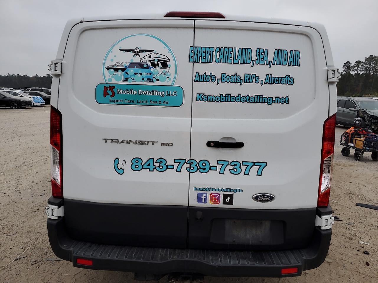 Ford Transit T-150 Image 9