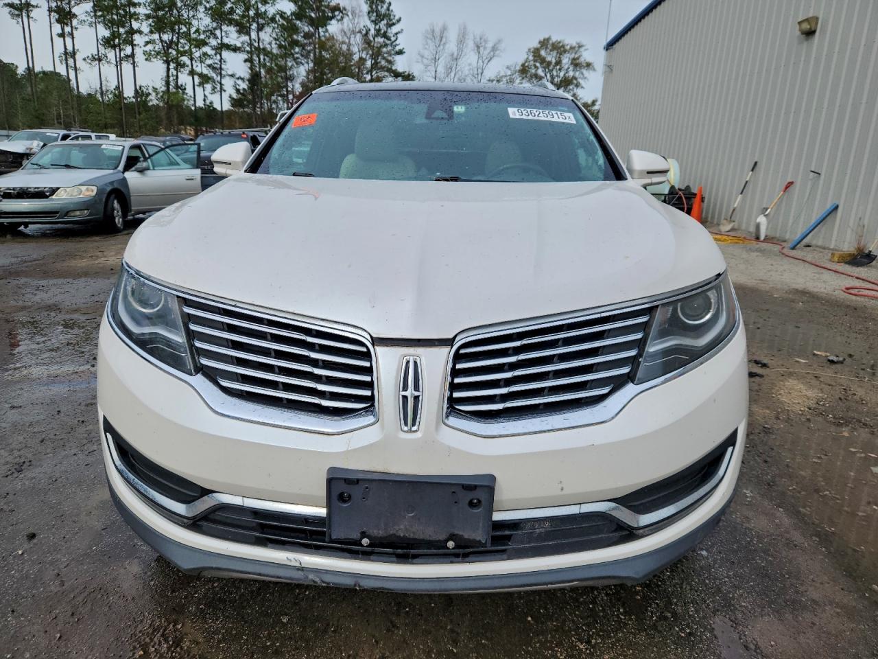 Lincoln MKX Reserve Image 2