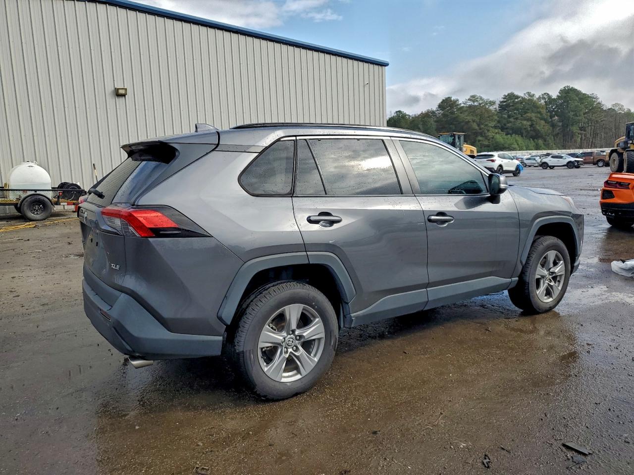Toyota RAV4 Xle Image 2