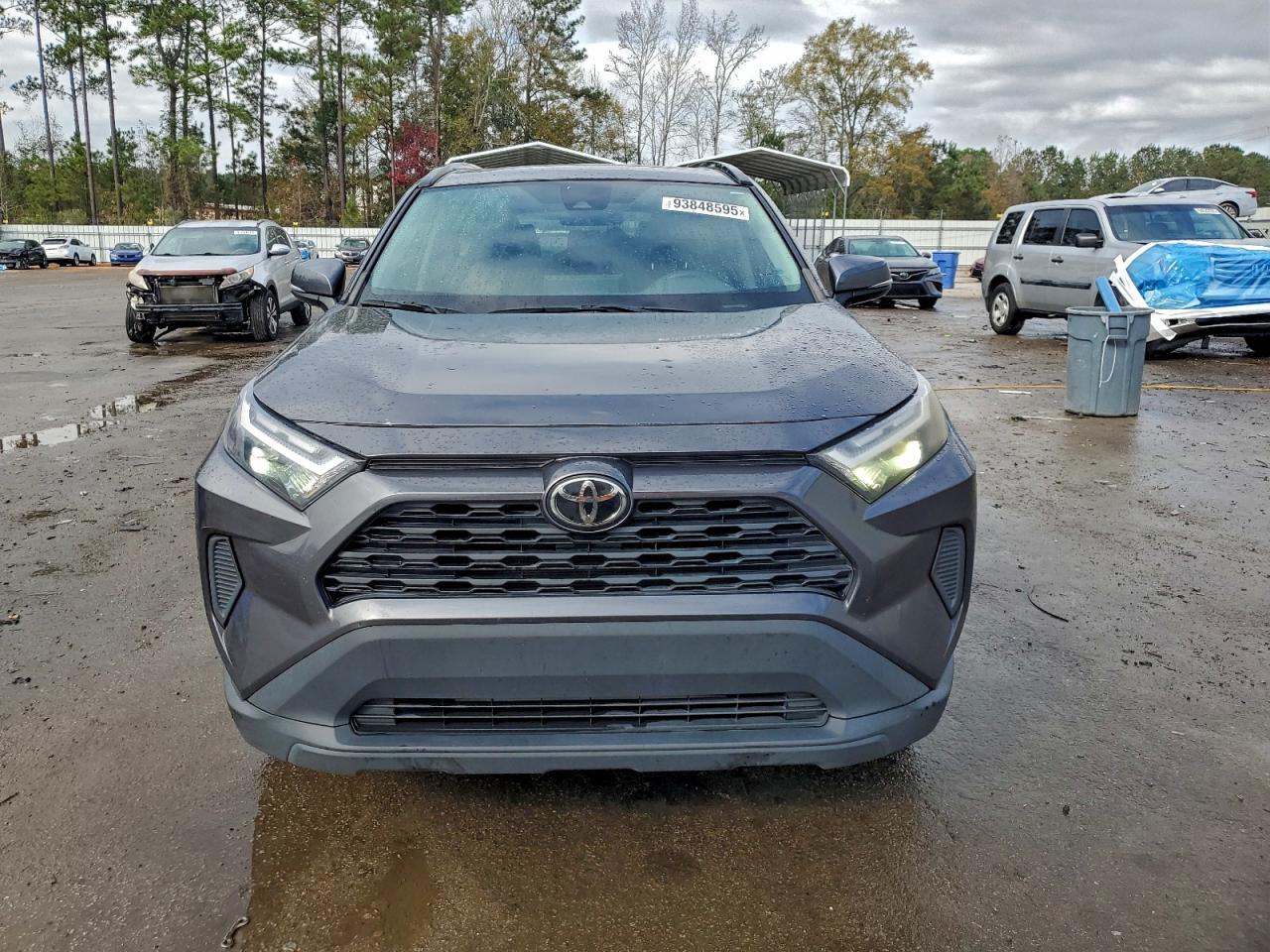 Toyota RAV4 Xle Image 4