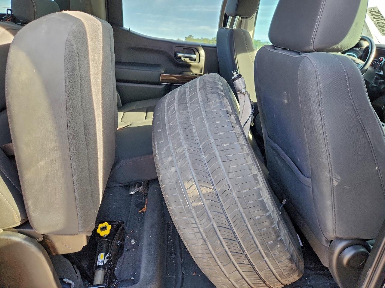 Chevrolet Silverado C1500 Rst Image 13