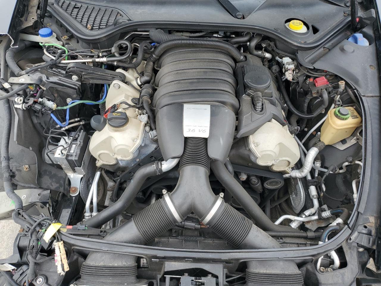 Porsche Panamera 2 Image 10
