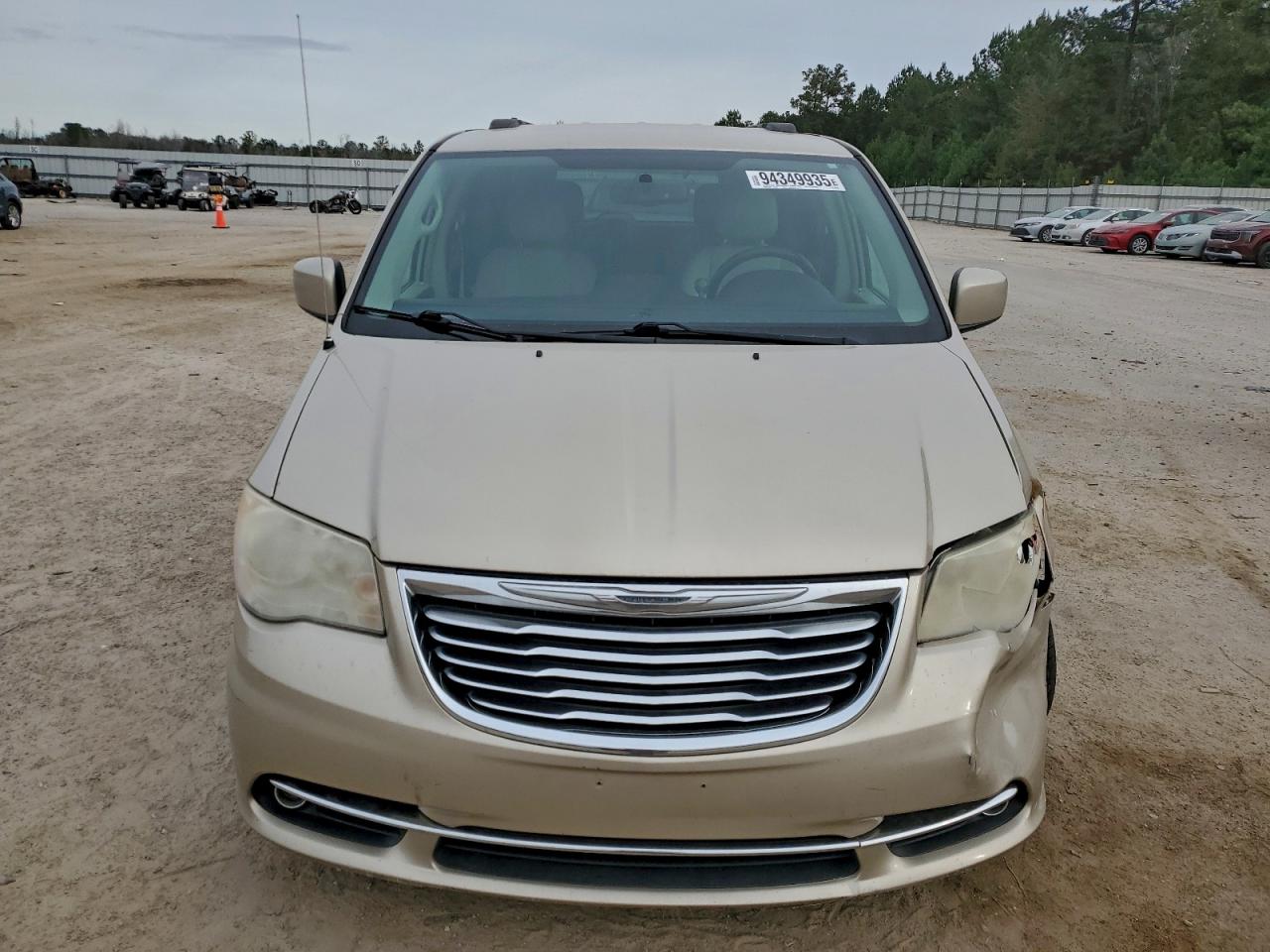 Chrysler Minivan Touring Image 6