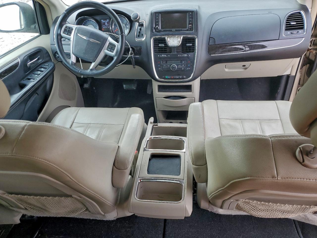 Chrysler Minivan Touring Image 12