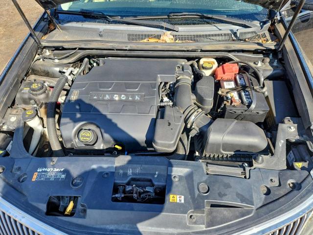 Lincoln MKS Image 11