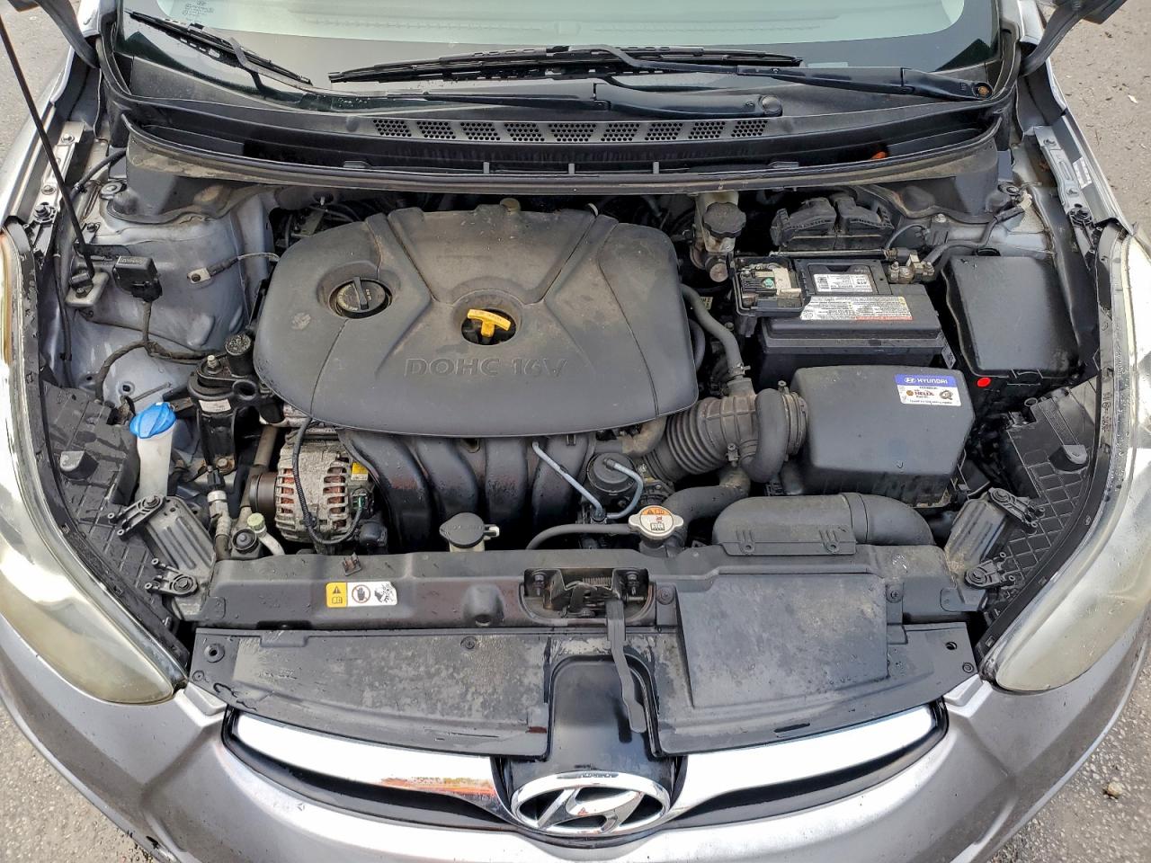 Hyundai ELANTRA Gls Image 9