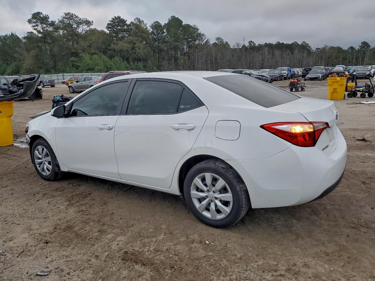 Toyota Corolla L Image 12