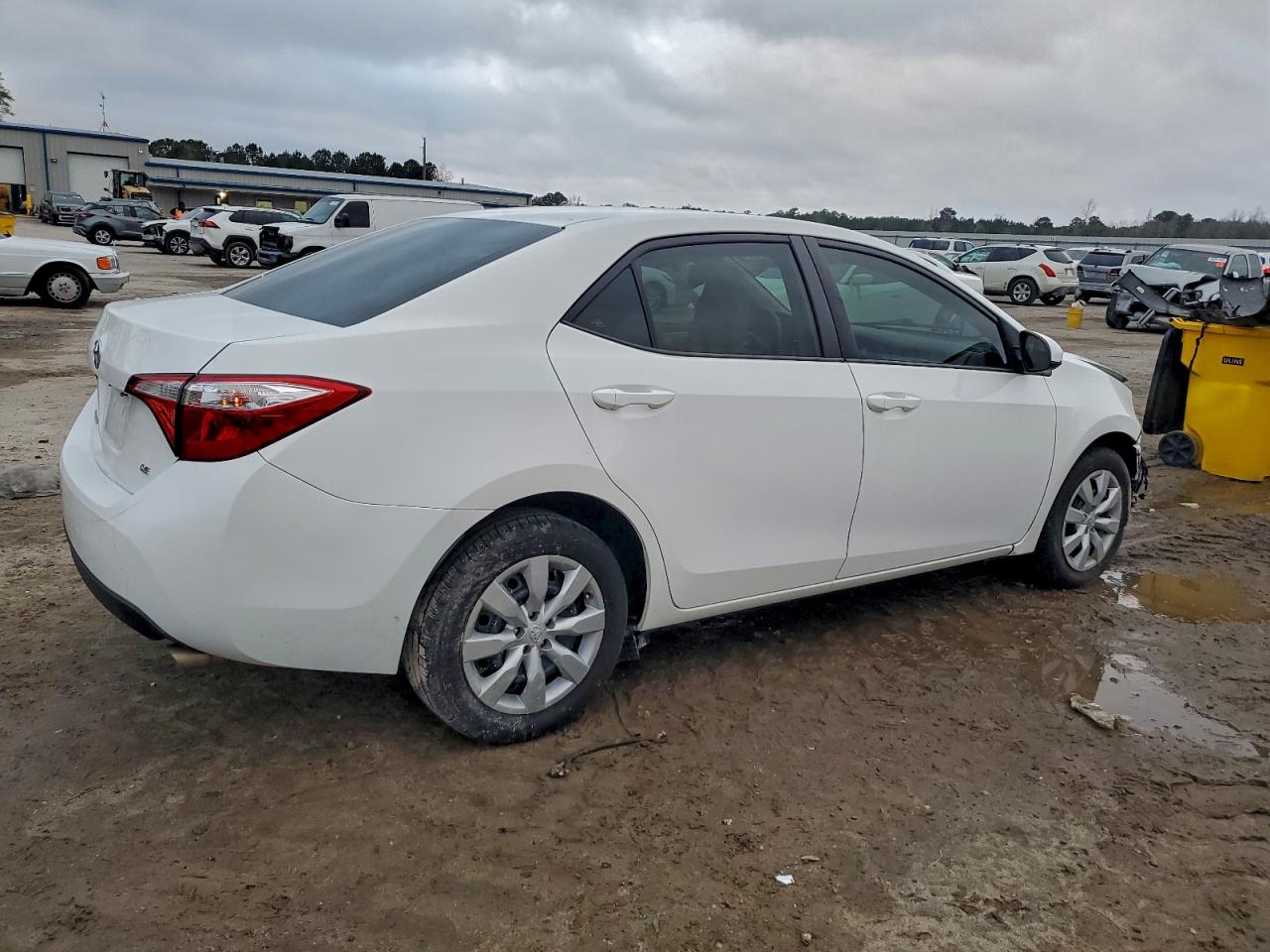 Toyota Corolla L Image 11