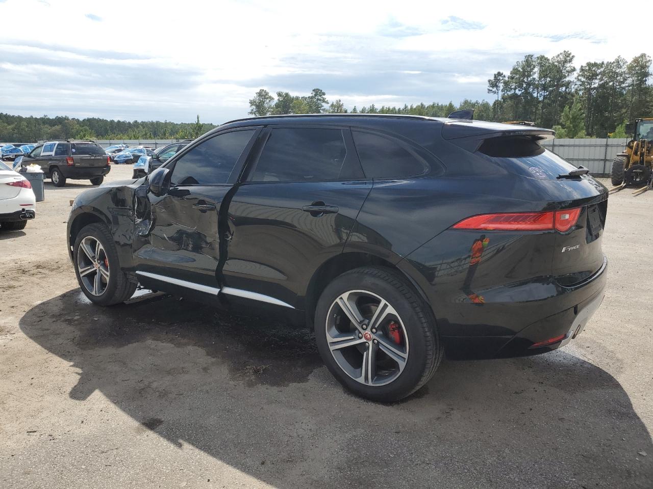 Jaguar F-PACE S Image 4