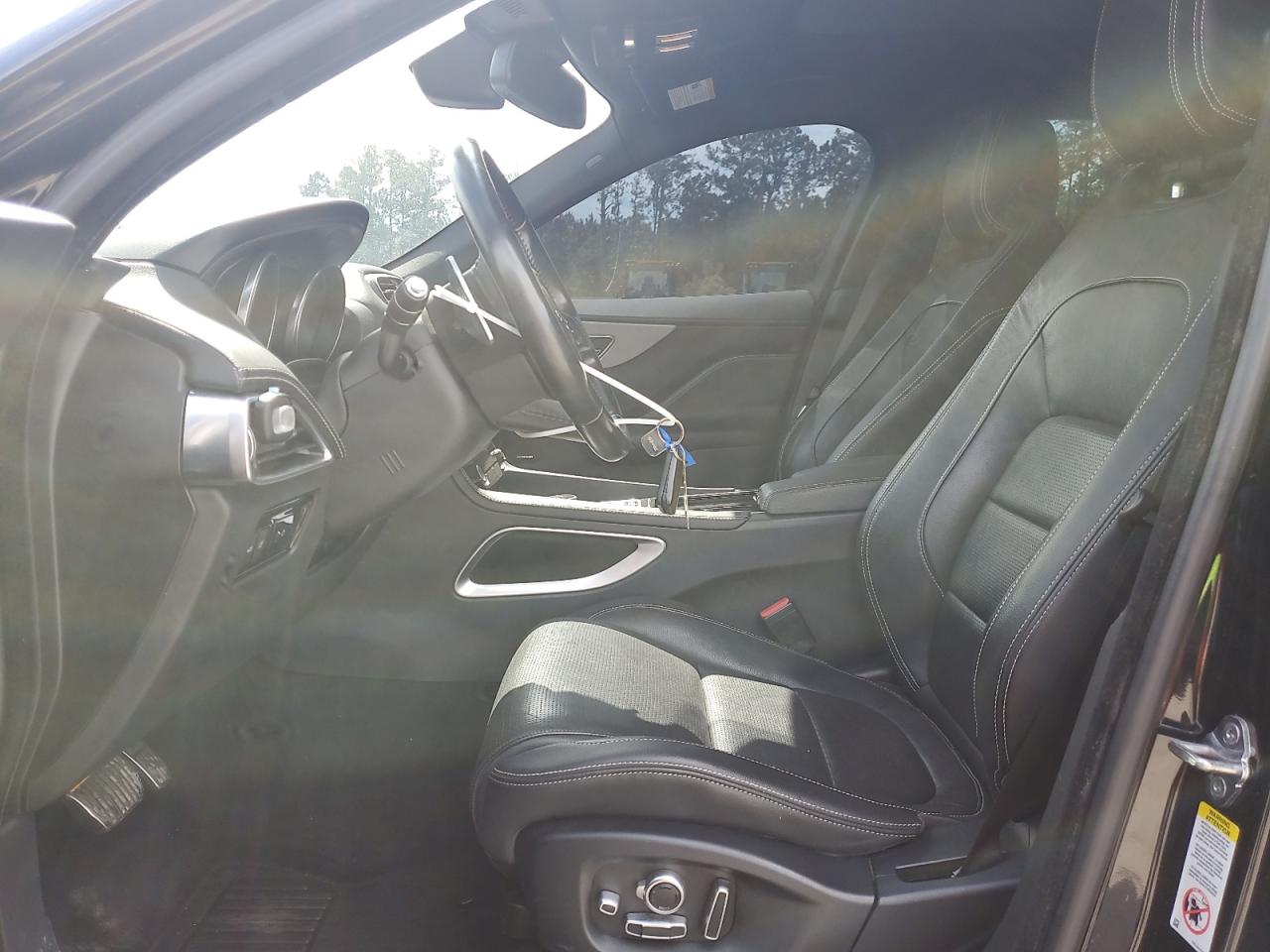 Jaguar F-PACE S Image 3