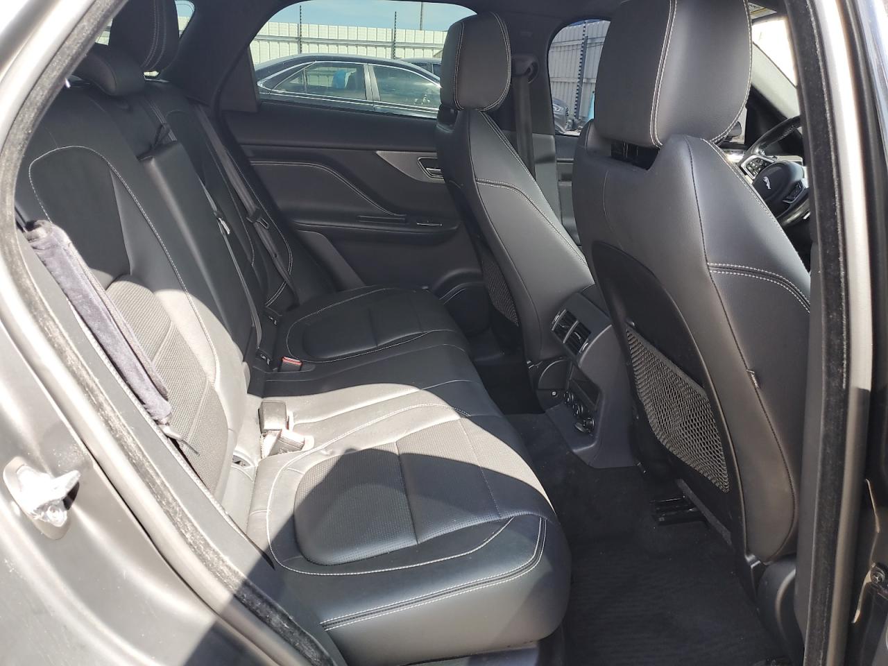 Jaguar F-PACE S Image 7