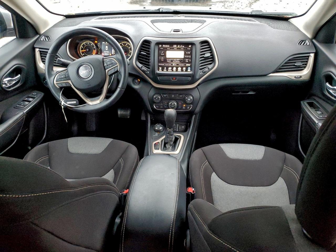 Jeep Grand Cherokee Latitude Image 9