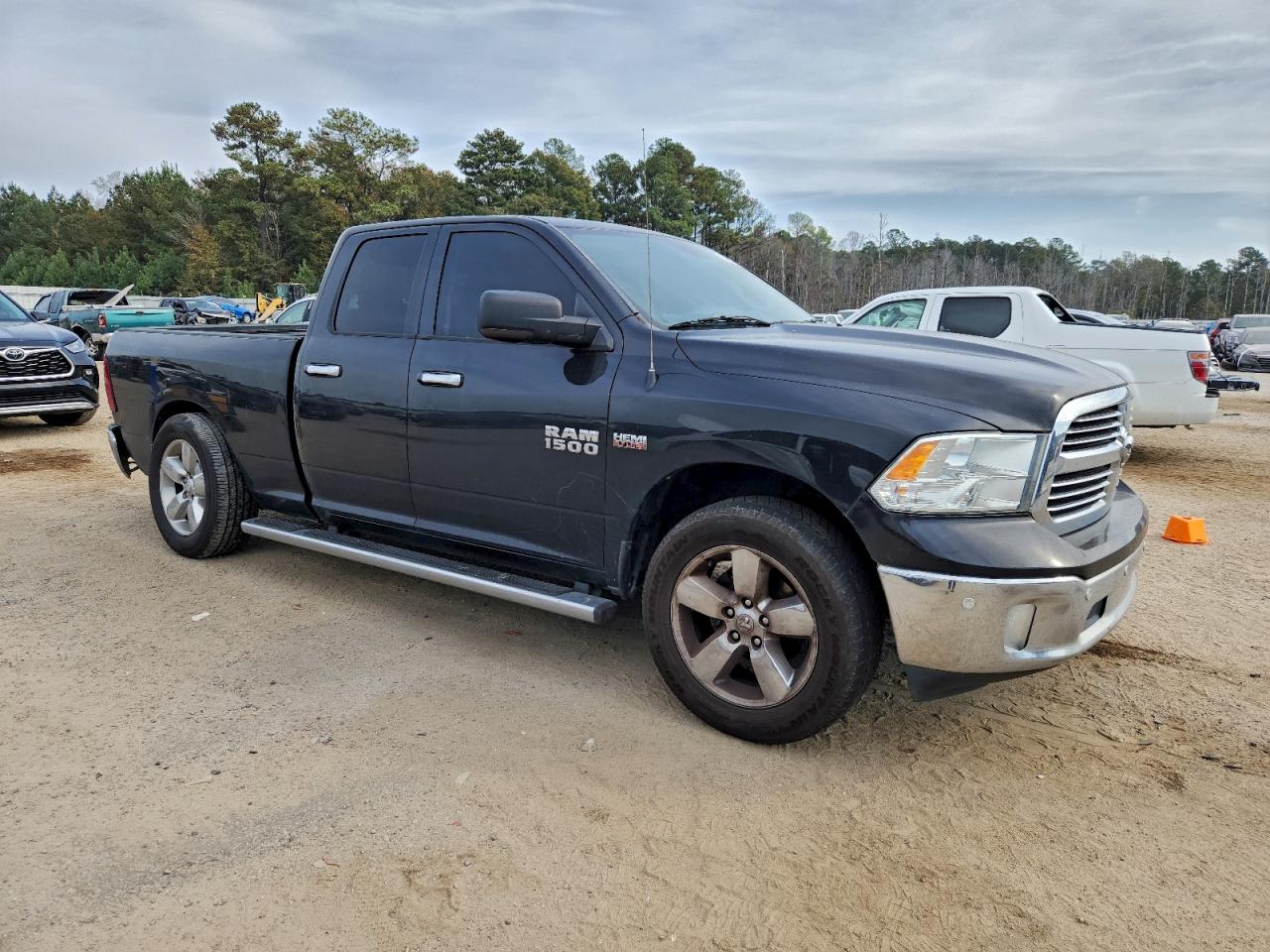 Ram 1500 Slt Image 4