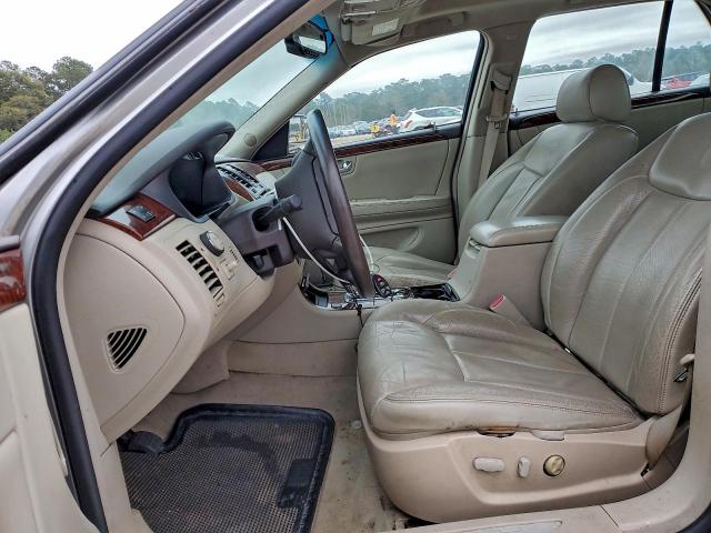 Cadillac DTS Image 6