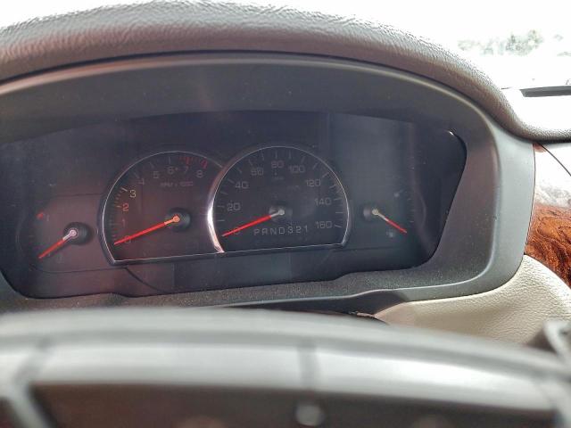 Cadillac DTS Image 5