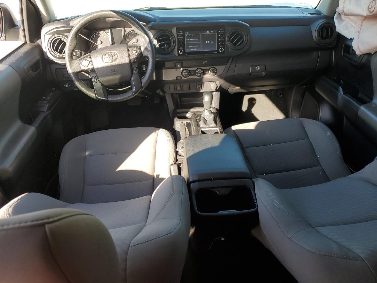 Toyota Tacoma Double Cab Image 4