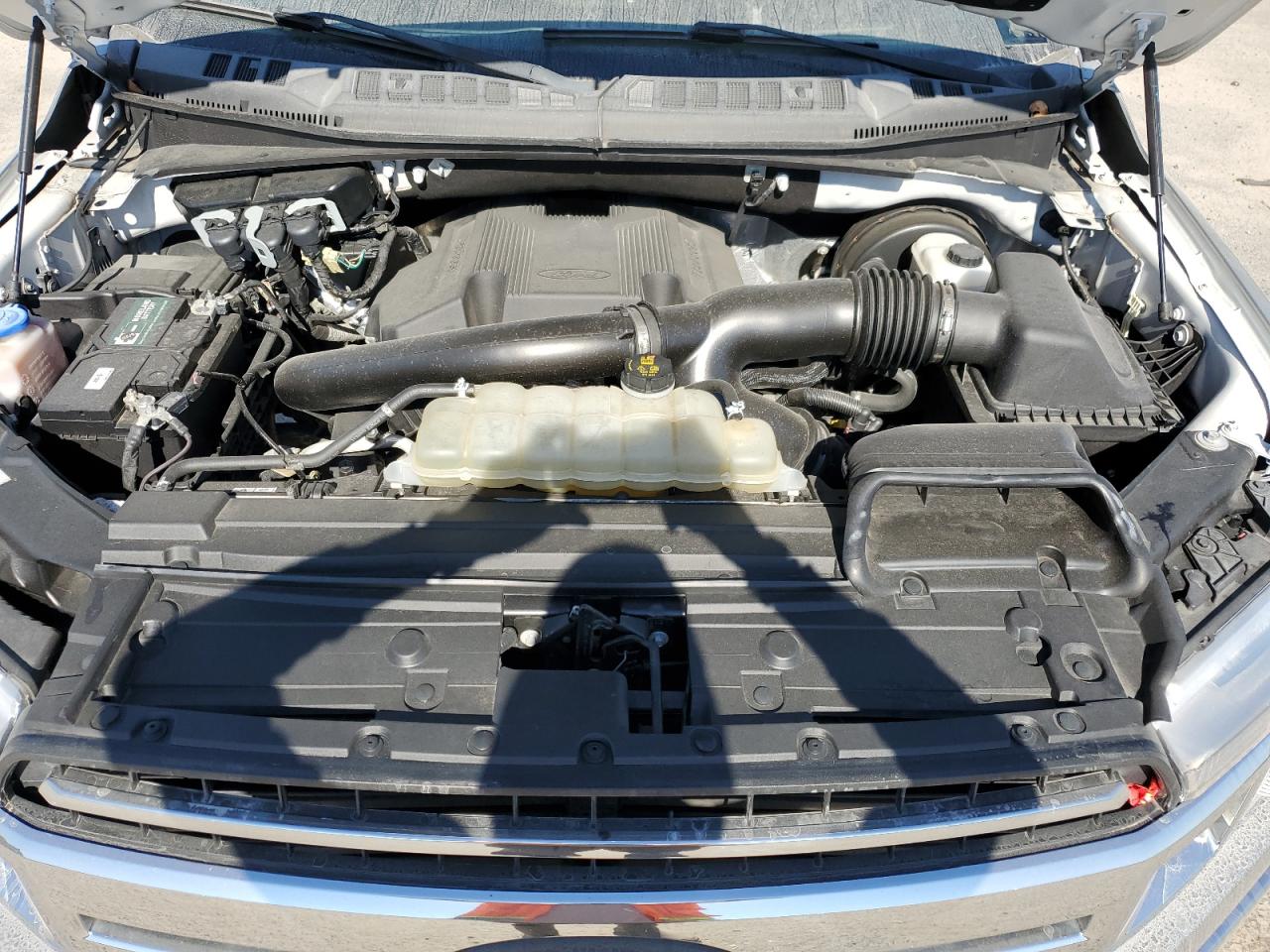 Ford F-150 Supercrew Image 8