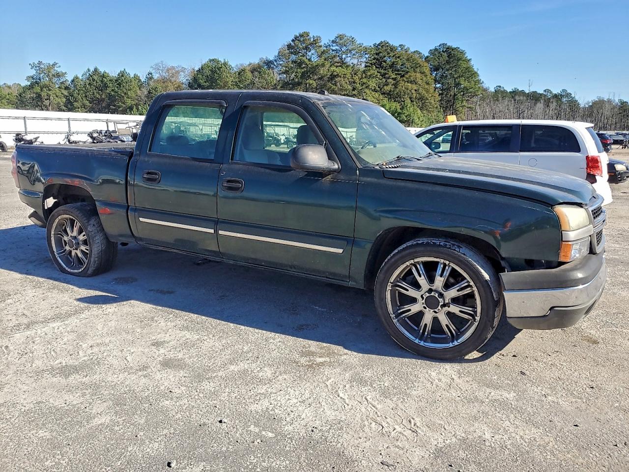 Chevrolet Silverado C1500 Image 6