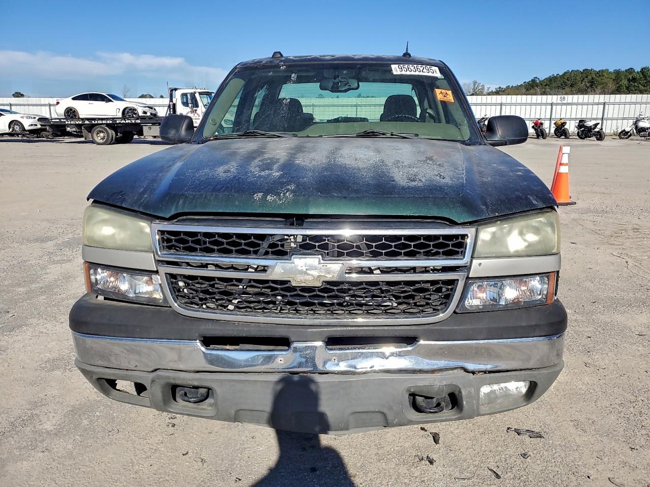 Chevrolet Silverado C1500 Image 9