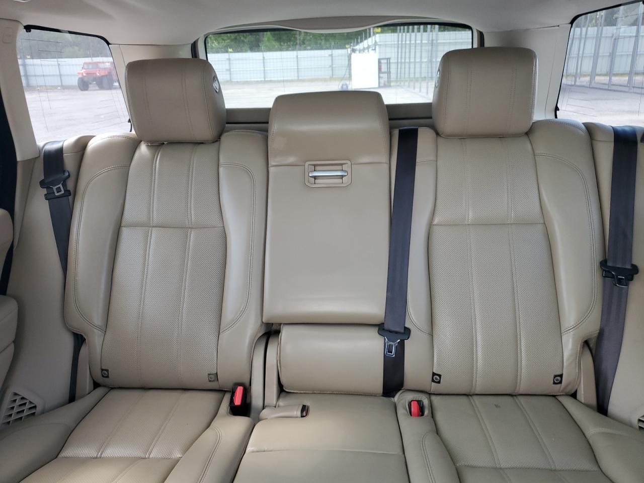 Land Rover Range Rover Supercharged Image 10