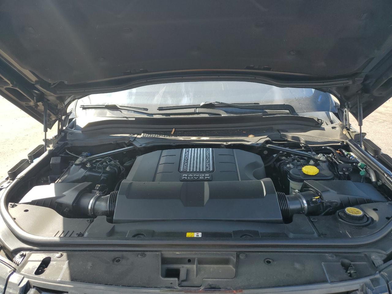 Land Rover Range Rover Supercharged Image 13