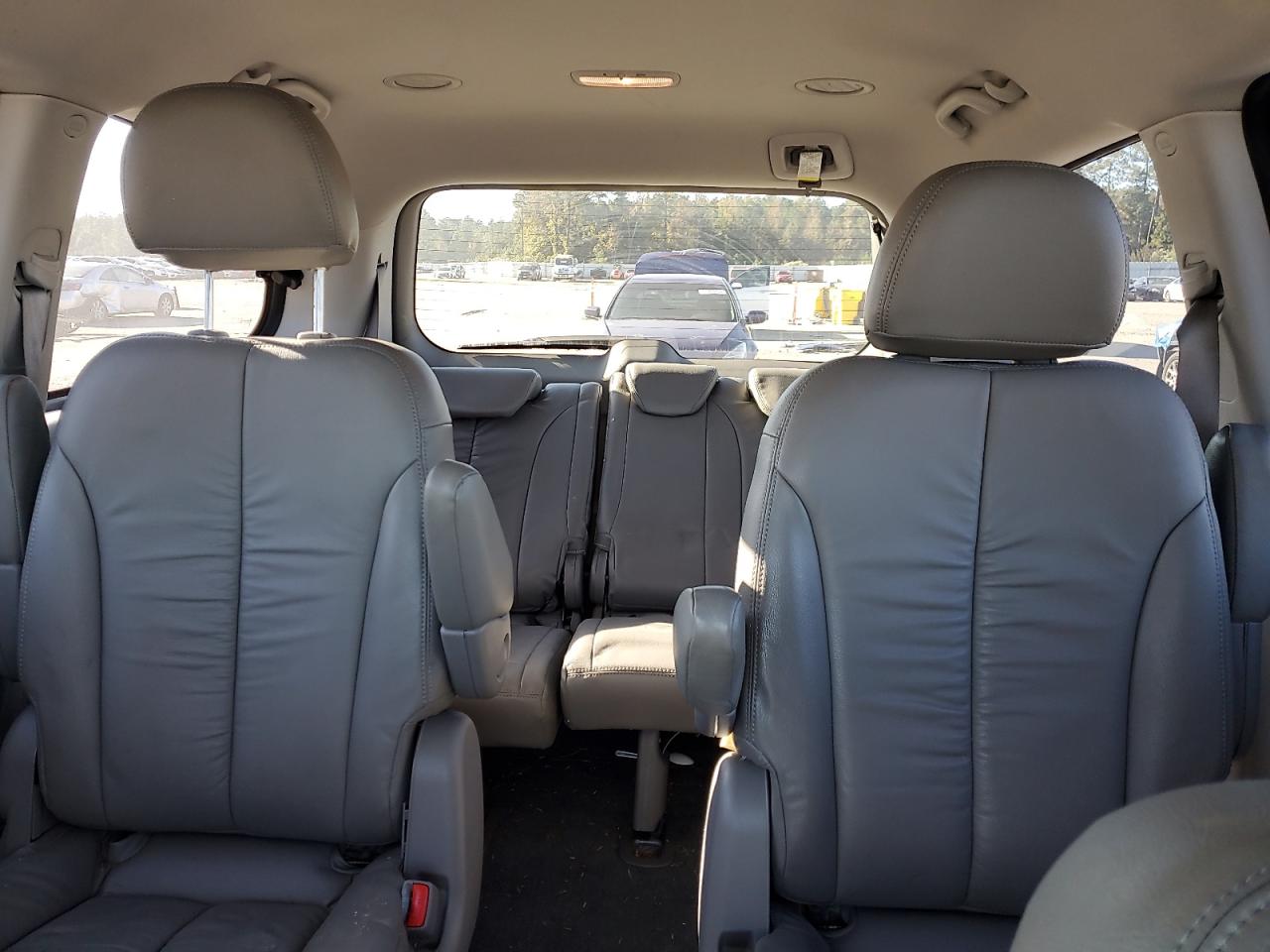 Kia Sedona Ex Image 12