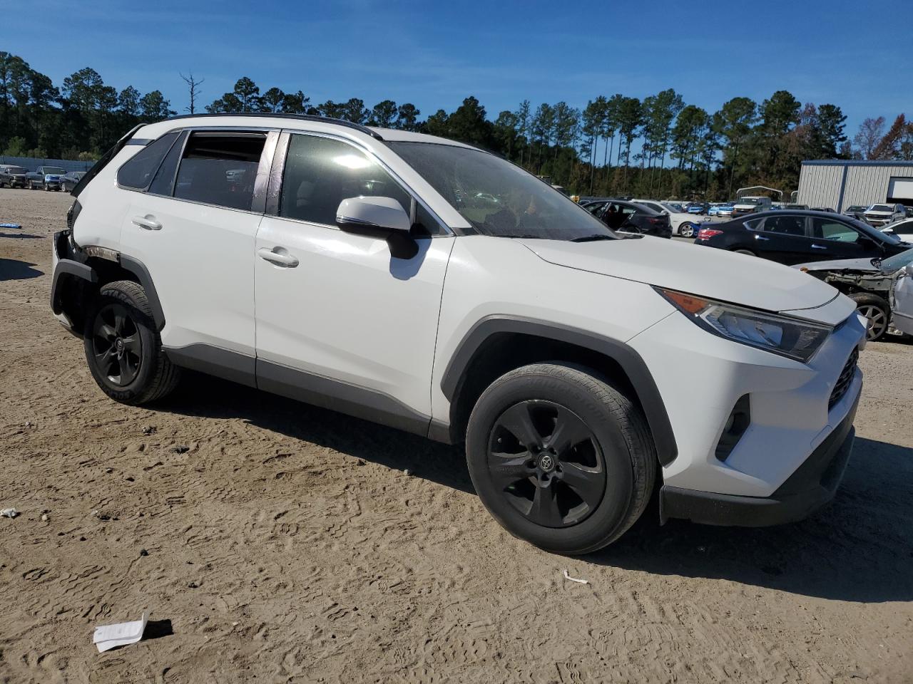 Toyota RAV4 Xle Image 13