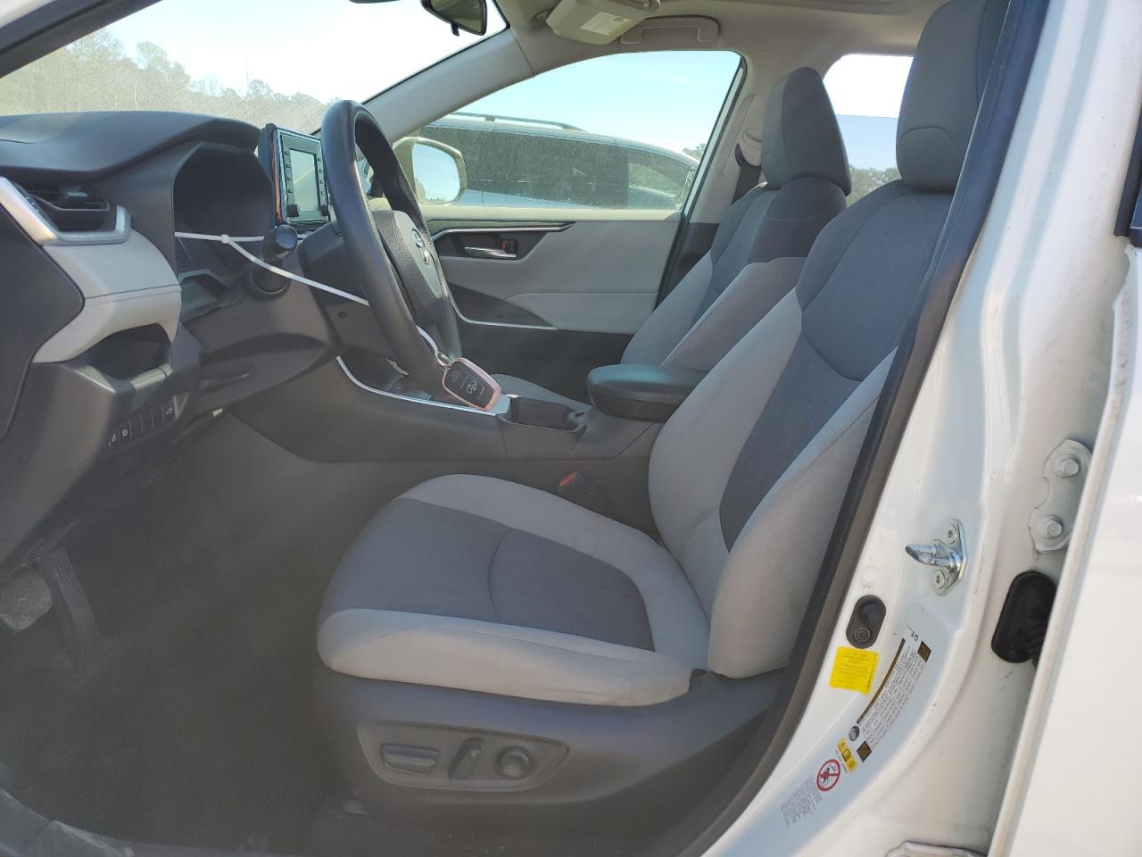 Toyota RAV4 Xle Image 2