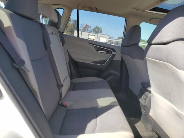 Toyota RAV4 Xle Image 4