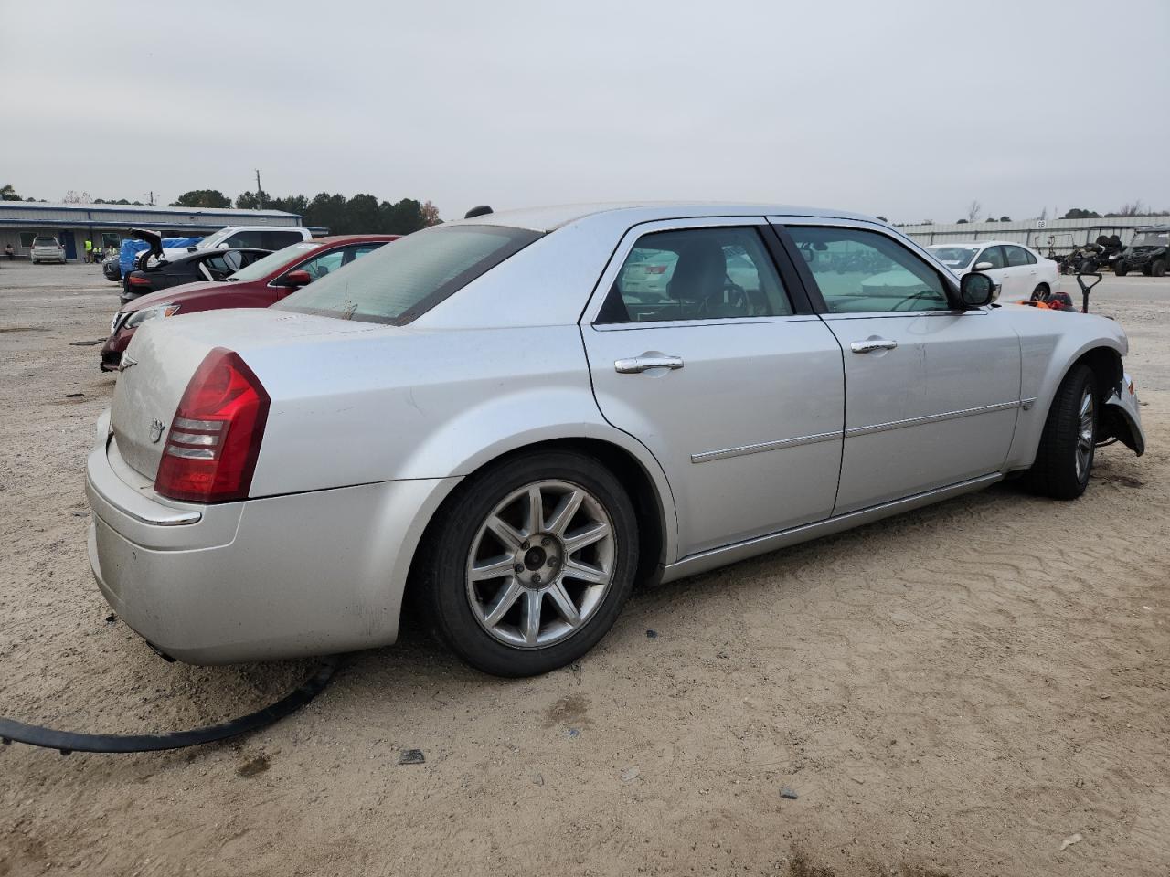 Chrysler 300 Image 12