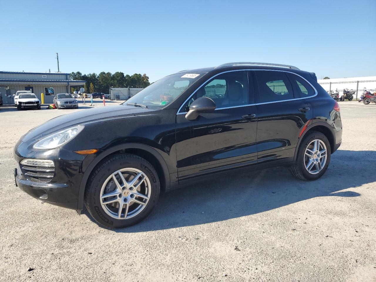 Porsche Cayenne Image 1