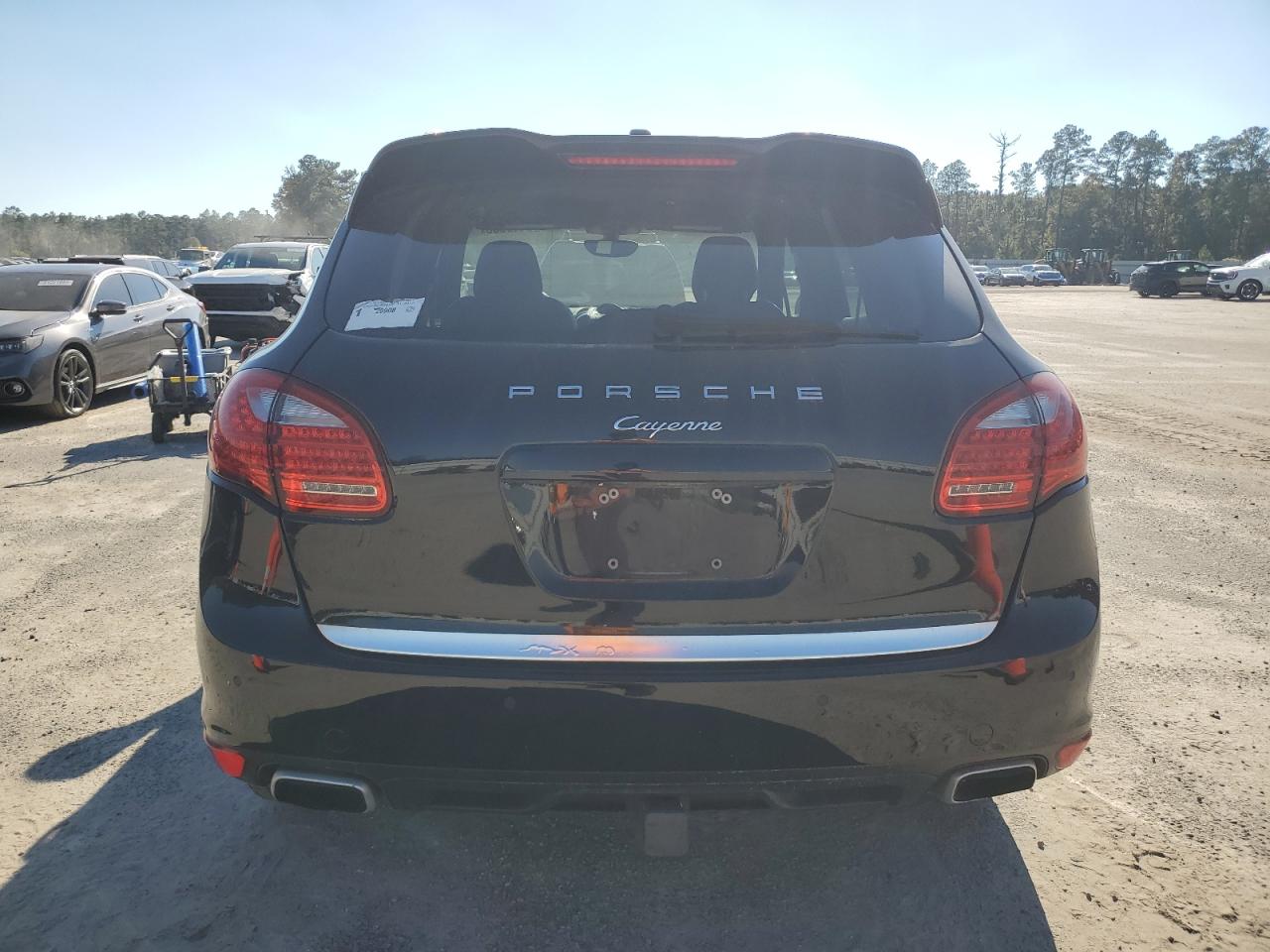 Porsche Cayenne Image 2