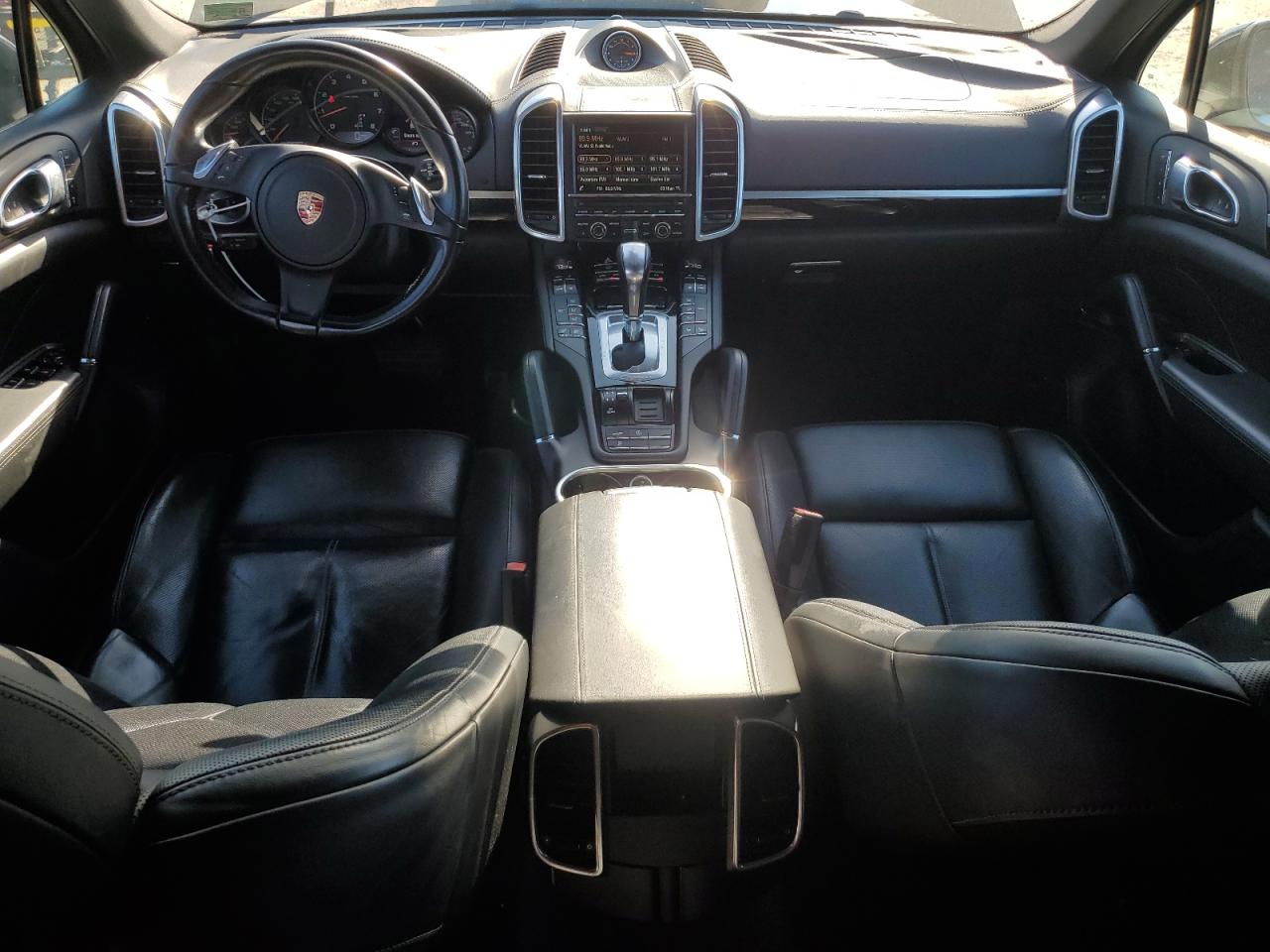 Porsche Cayenne Image 8