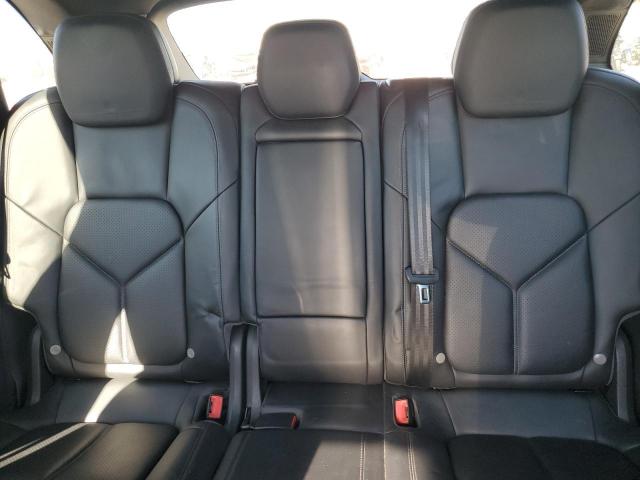 Porsche Cayenne Image 6