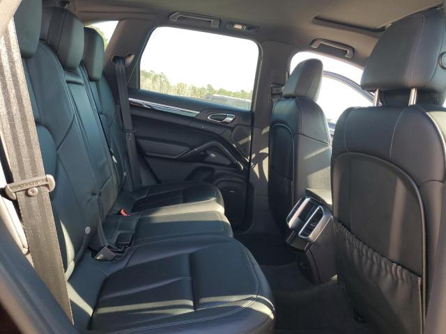Porsche Cayenne Image 10